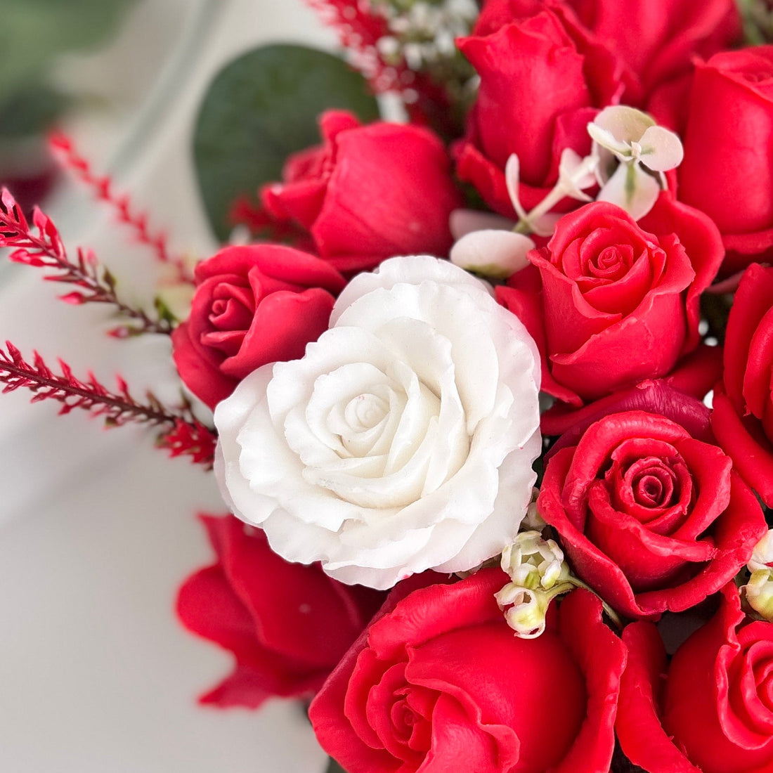 Seifenblumen Bouquet "Liebe Wunder" rot - Geschenk für sie