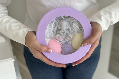 Hase mit Eier aus Seife im Box